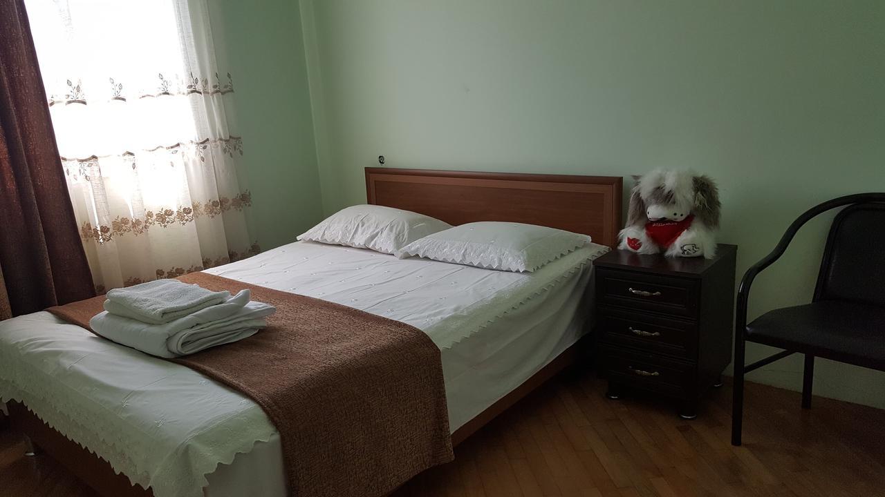 Guest House Luka Батумі Екстер'єр фото