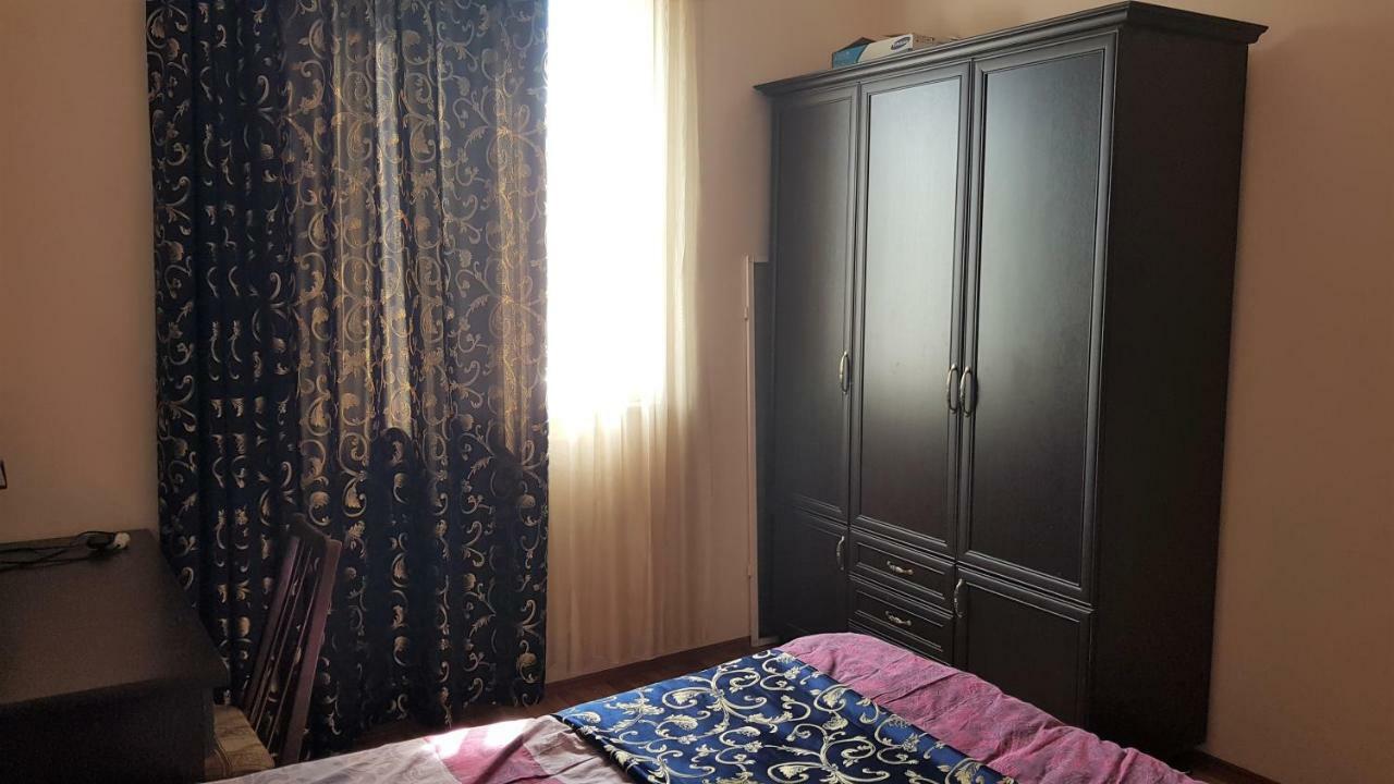 Guest House Luka Батумі Екстер'єр фото