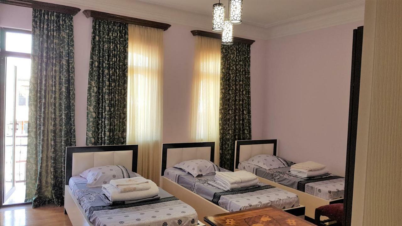 Guest House Luka Батумі Екстер'єр фото