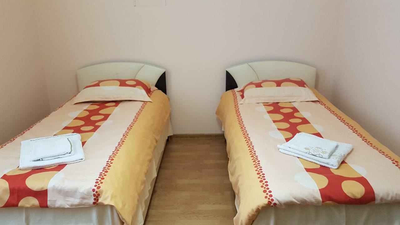 Guest House Luka Батумі Екстер'єр фото