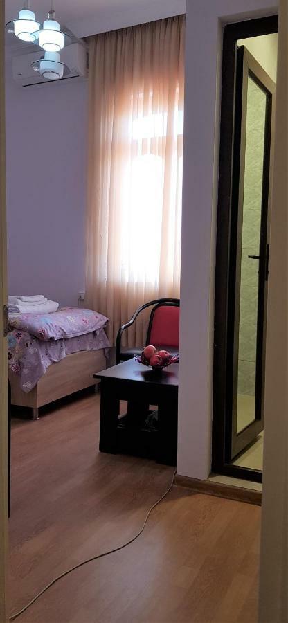 Guest House Luka Батумі Екстер'єр фото