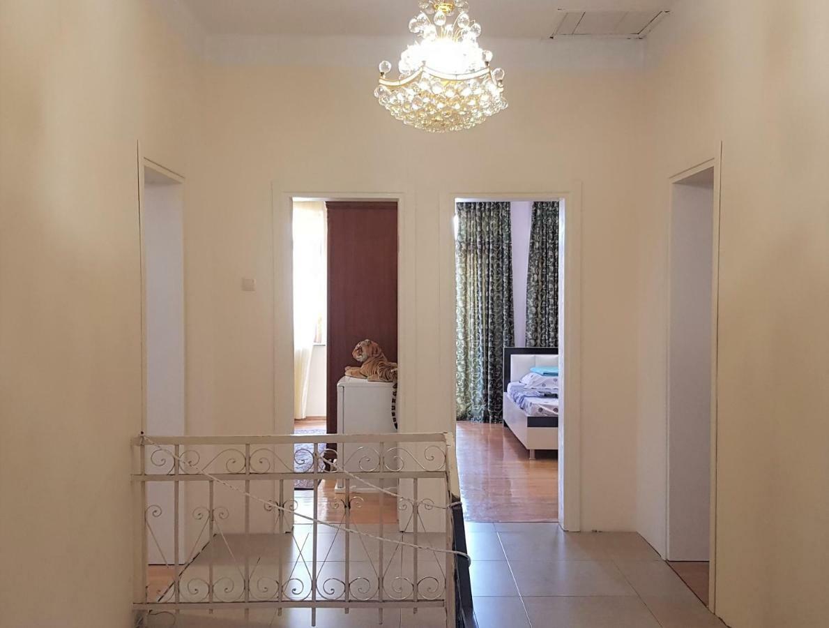 Guest House Luka Батумі Екстер'єр фото