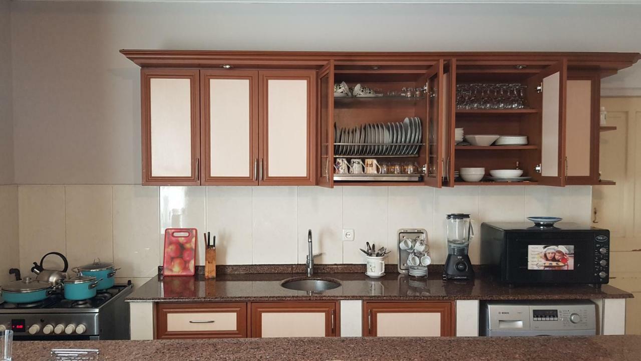 Guest House Luka Батумі Екстер'єр фото